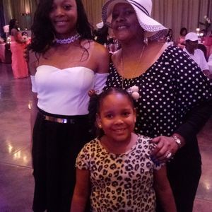 Meet your Posher, Lola